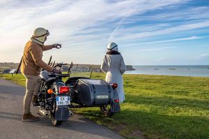 Excursion en side-car jusqu’aux plages du débarquement