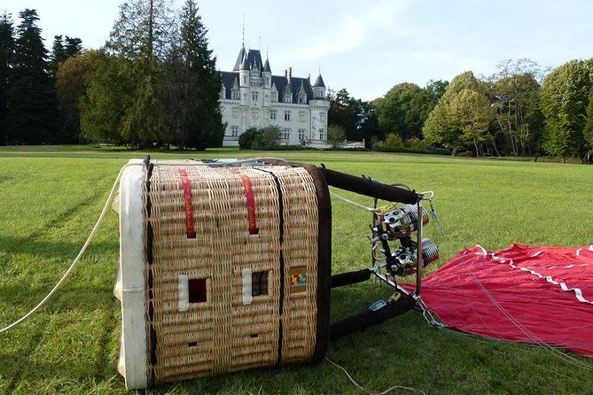 Survolez la région de Poitiers et le Haut Poitou en montgolfière