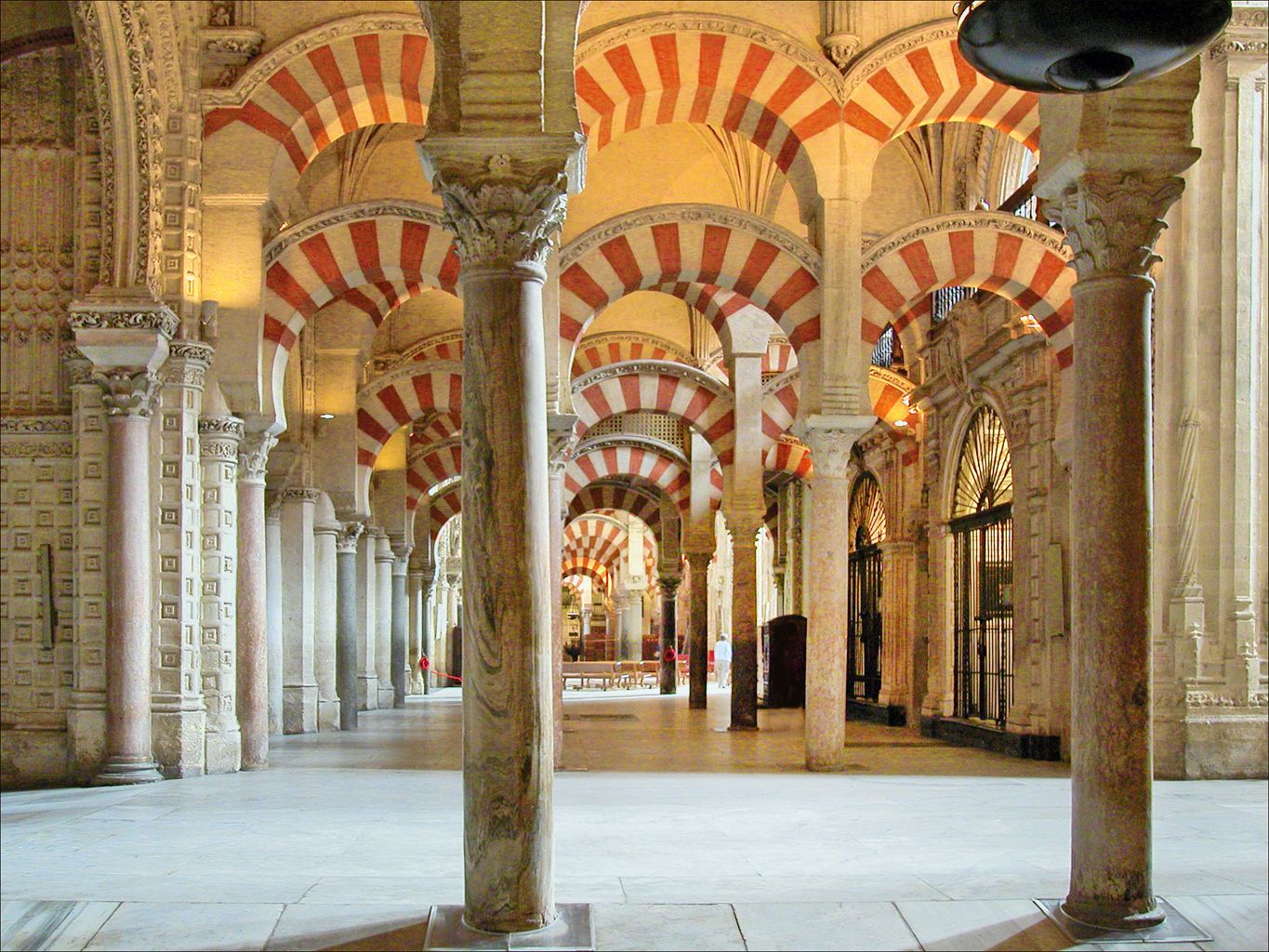 Intérieur de la mosquée de Cordoue