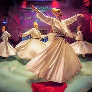 Spectacle de derviches tourneurs traditionnels à Istanbul