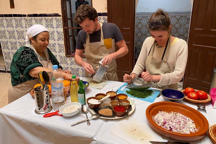 Cours de cuisine d'une demi-journée avec la chef locale Laila à Marrakech