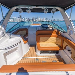 Location d’un bateau privé avec son capitaine à Miami