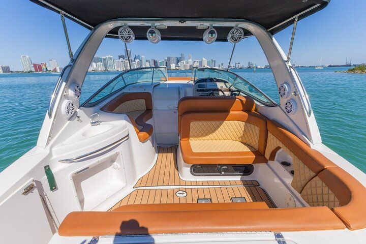 Explorez Miami avec style: Excursion en bateau privé avec capitaine