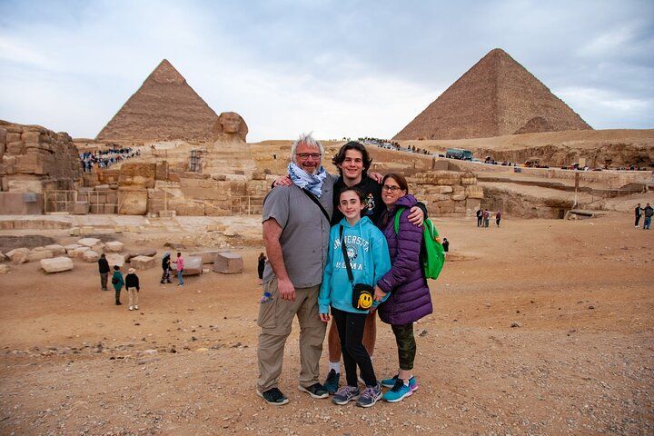 Visite privée d'une journée des pyramides de Gizeh, du Sphinx, de Saqqarah et de Memphis