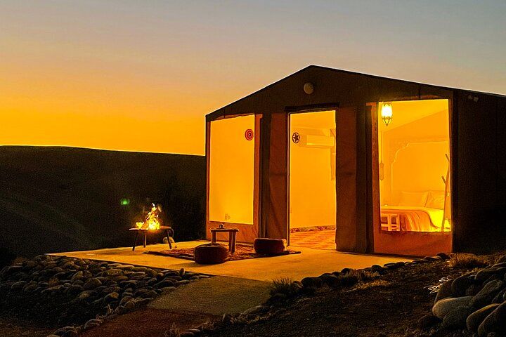 Nuitee au Desert d’Agafay, Tente Deluxe avec Spectacle et Piscine