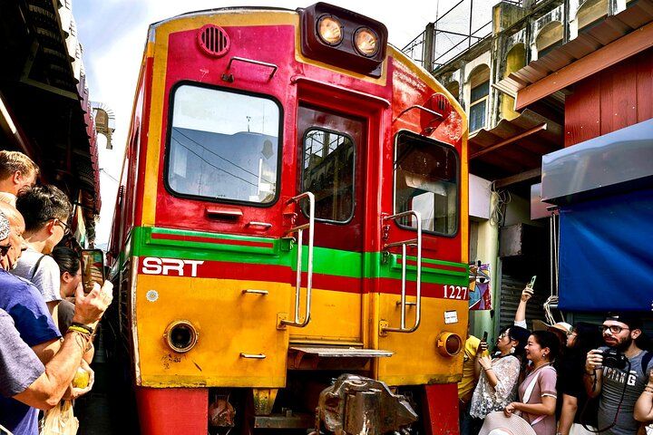 Excursion au marché flottant et au Railway Market à Bangkok