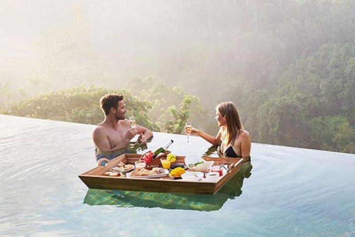 Petit-déjeuner ou brunch dans la forêt tropicale d’Ubud