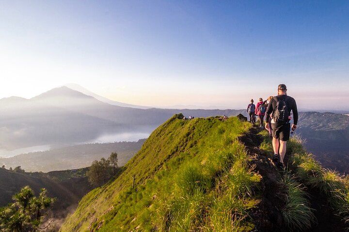 Randonnée à l’aube sur le mont Batur avec guide francophone